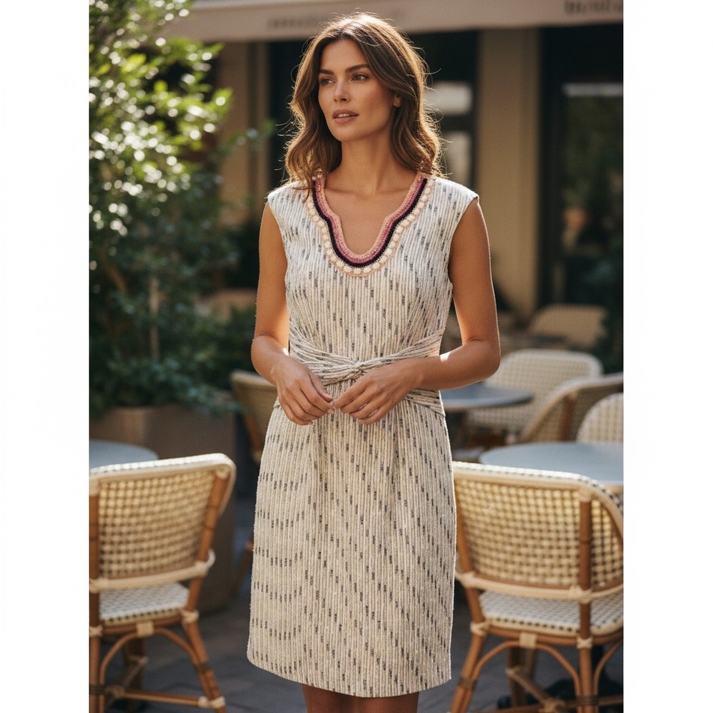 Kay Unger gray and white‎ mingled dress